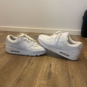 White Nike Airmax women’s
